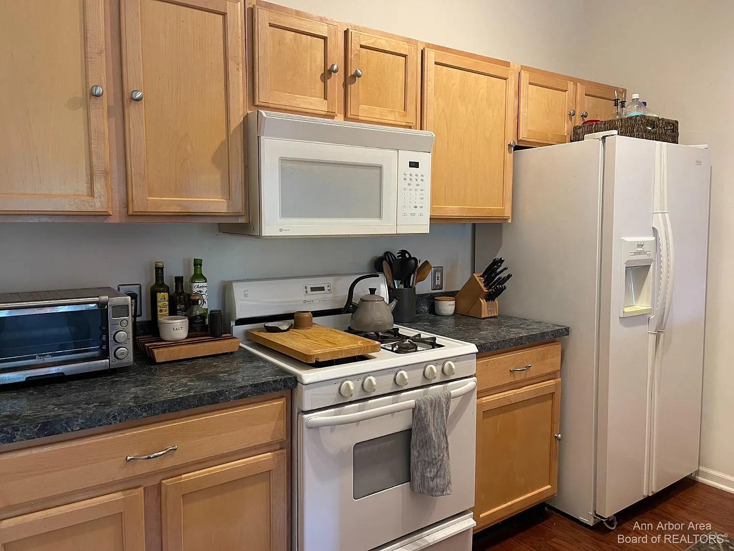 2 bed, 2.0 bath, 1160 sqft, $1,800 — Photo 2