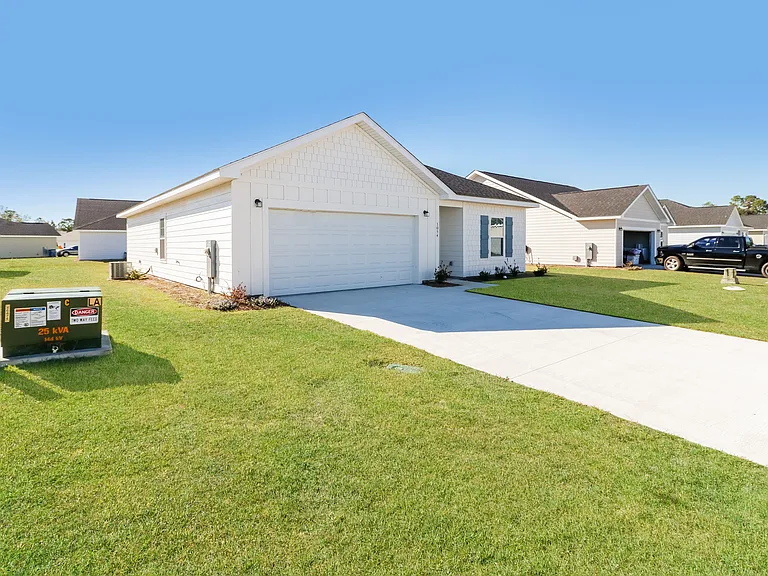 1054 Autumns Wood Cir E — Photo 2