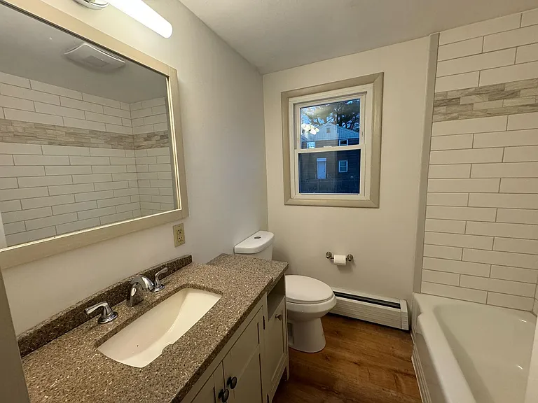 10 Hardy Ave — Photo 17