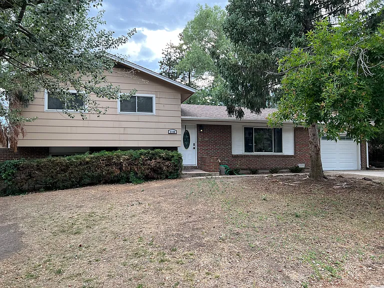 4106 Buttercup Ln — Photo 1
