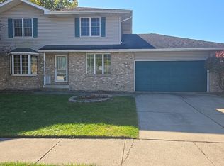1951 W Ash St, Griffith, IN 46319