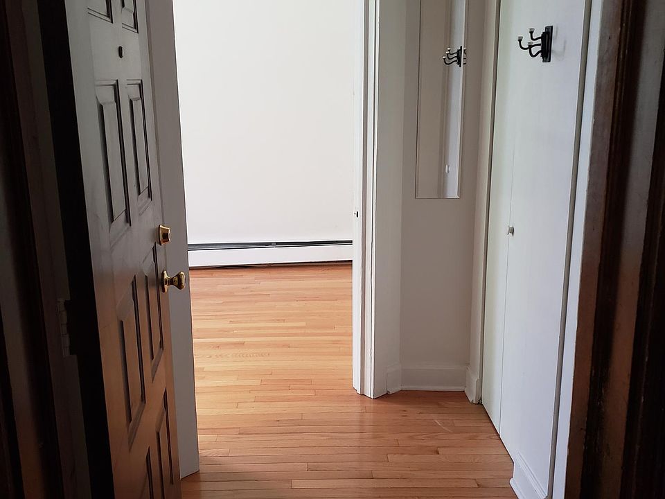 1st image of 218 Green St APT 1