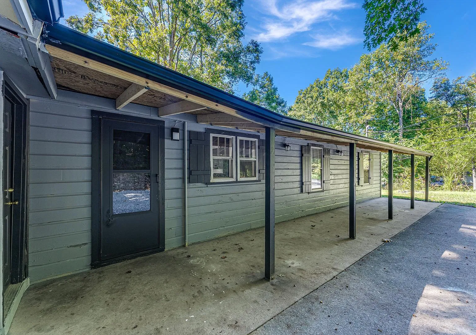 400 Fox Rd — Photo 4