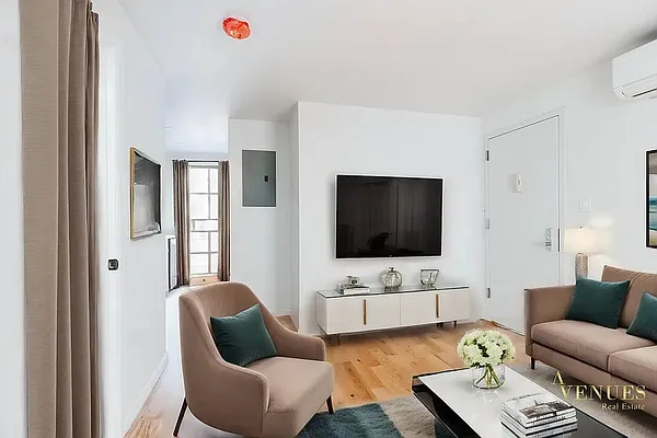 Rented by Avenues Real Estate | media 2