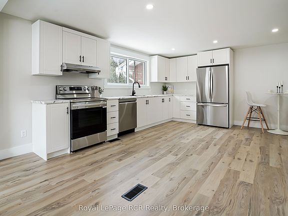 3rd image of 221 Queen St