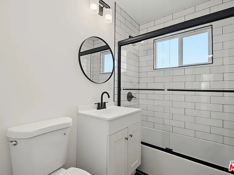 11508 Fenton Ave — Photo 13