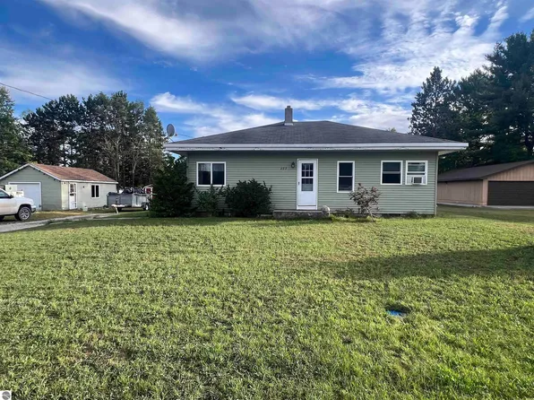 603 E Dresden St, Kalkaska, MI 49646