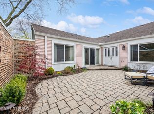 8 Rumford On Asbury, Rolling Meadows, IL 60008