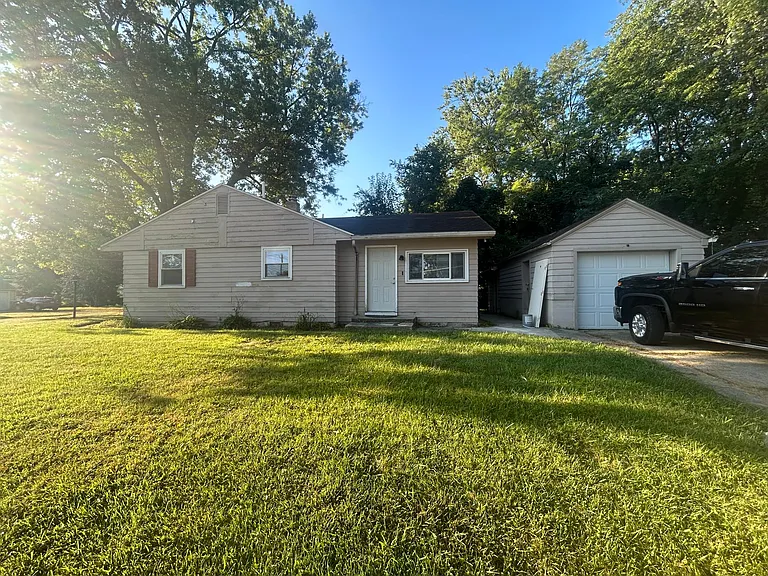 2827 Kentucky Ave — Photo 2