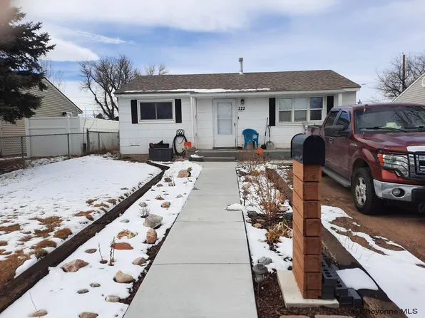 222 Hynds Ave, Cheyenne, WY 82007