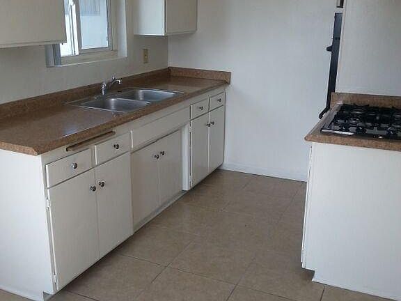 5th image of 2405 W 182nd St APT 3