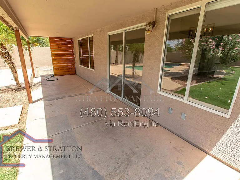 689 W Constitution Dr — Photo 37