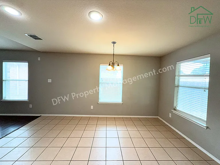 9120 Goldenview Dr — Photo 7