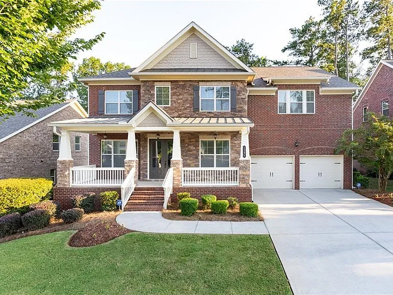 1290 Redbud Dr — Photo 1