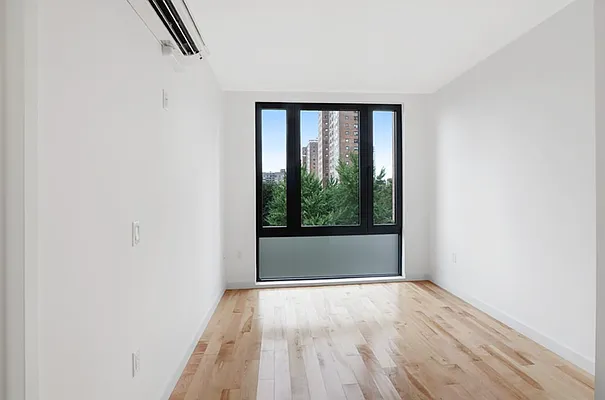 Rented by REZI | media 19