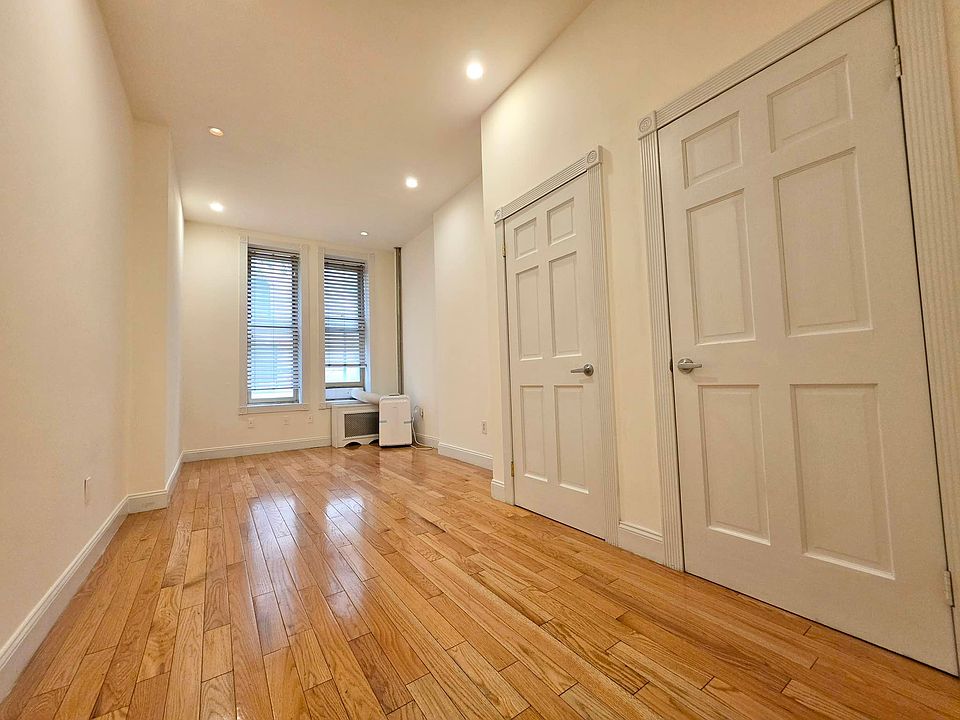 1st image of 146 W 10th St #1W