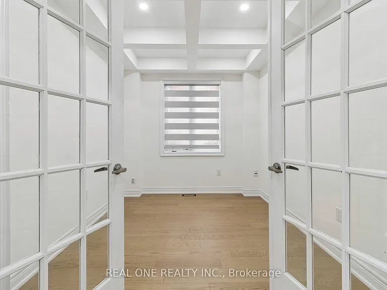 19 Rivoli Dr — Photo 9