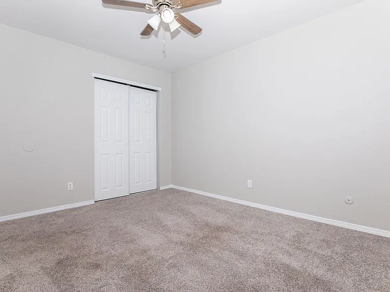 De Cortez Apartments — Photo 25