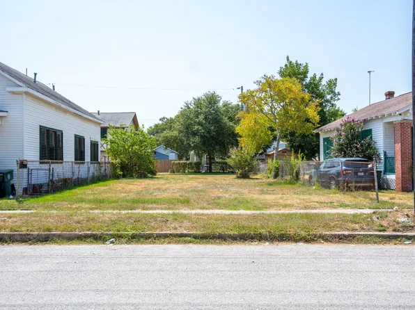3615 Avenue N, Galveston, TX 77550