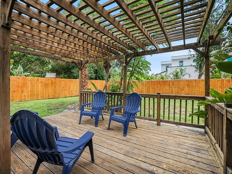 2126 Hyde Park St — Photo 30