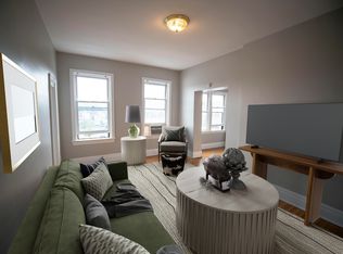 A L'aise, Cincinnati, OH 45208