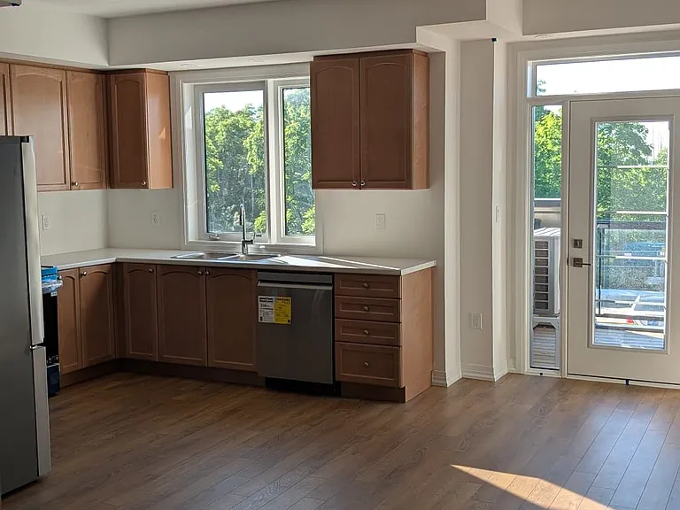 660 Colborne St W #30 — Photo 6