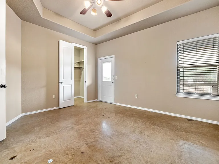216 Stone Gate Dr — Photo 6