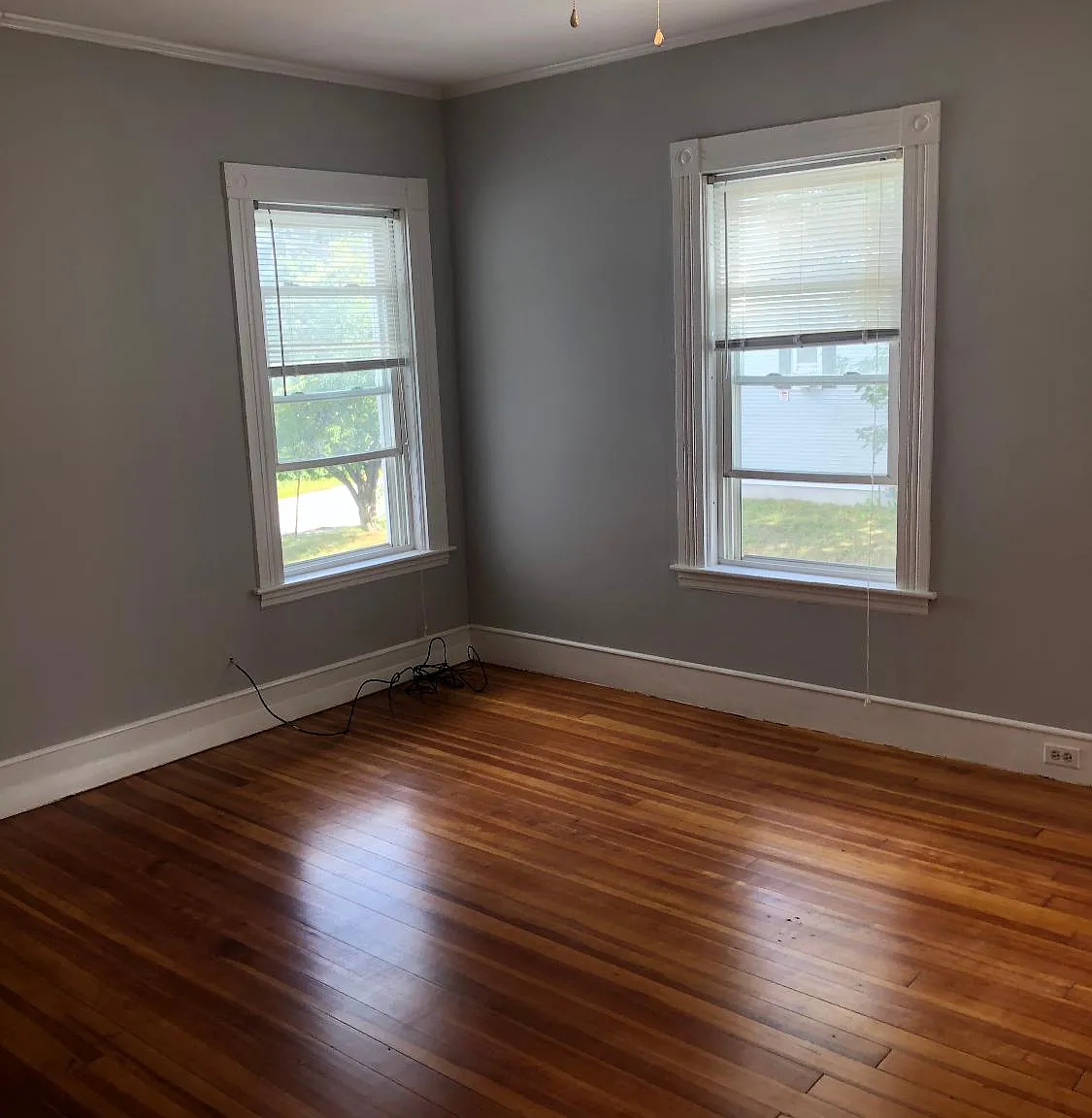 3 bed, 1100 sqft, $1,900 — Photo 3
