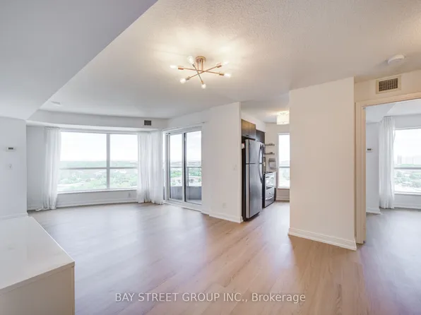 151 Village Green Sq #1908, Toronto, ON M1S 0K5