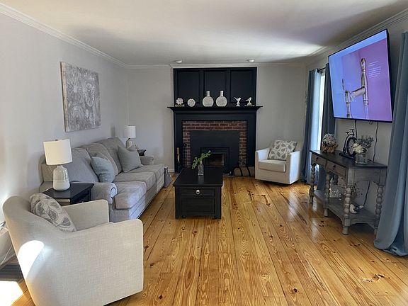 3rd image of 1354 Wolf Run Rd