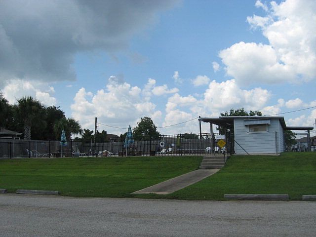 2nd image of 4534 County Road 459c