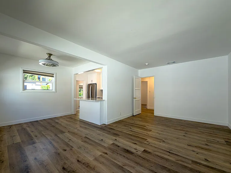 316 N Kenwood St — Photo 5