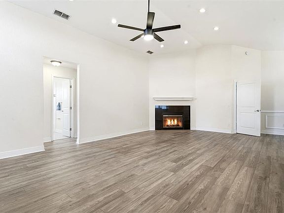 3rd image of 1238 COURTLAND BOULEVARD