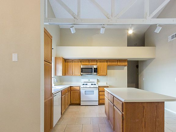 2nd image of 2216 Ladue Dr
