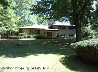 51 Brook Ln, Mountain Top, PA 18707