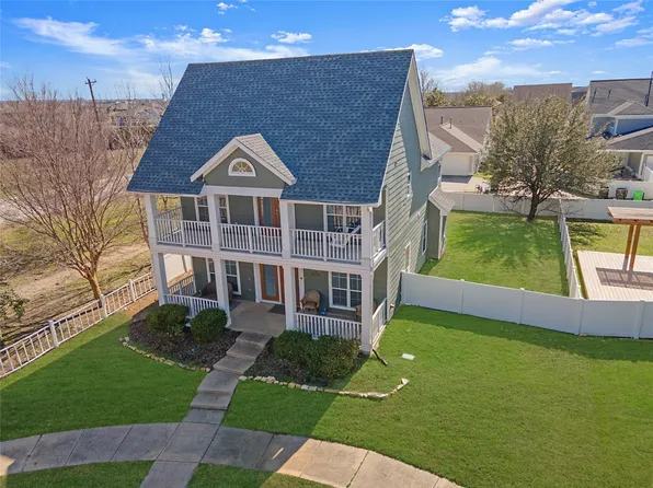 1950 Antebellum Ct, Aubrey, TX 76227