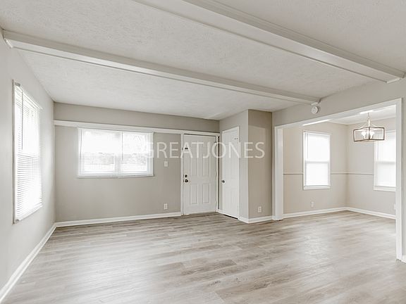 3rd image of 1510 Beecher Dr