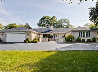 2433 Lexington Dr, Long Grove, IL 60047