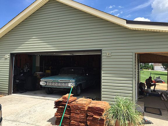 Detached 24’ x 24’ garage