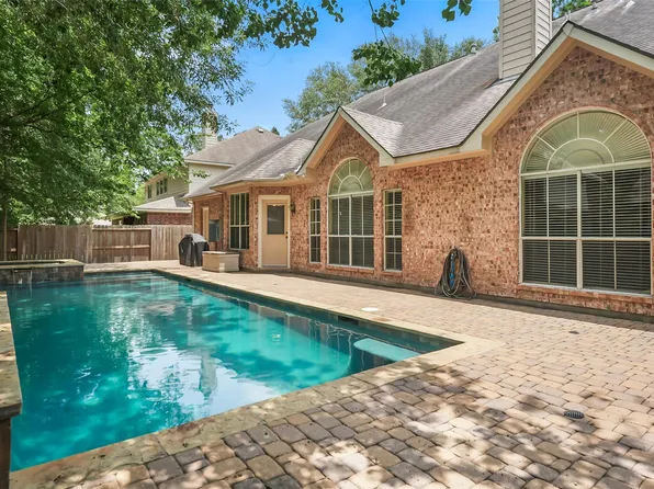 49 N Greenvine Cir, Spring, TX 77382