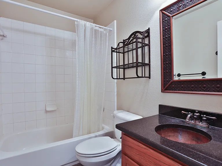 809 Robbin Cir — Photo 12