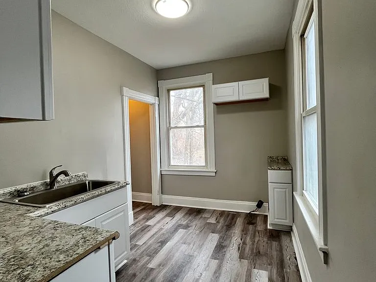 1214 Gilsey Ave — Photo 7