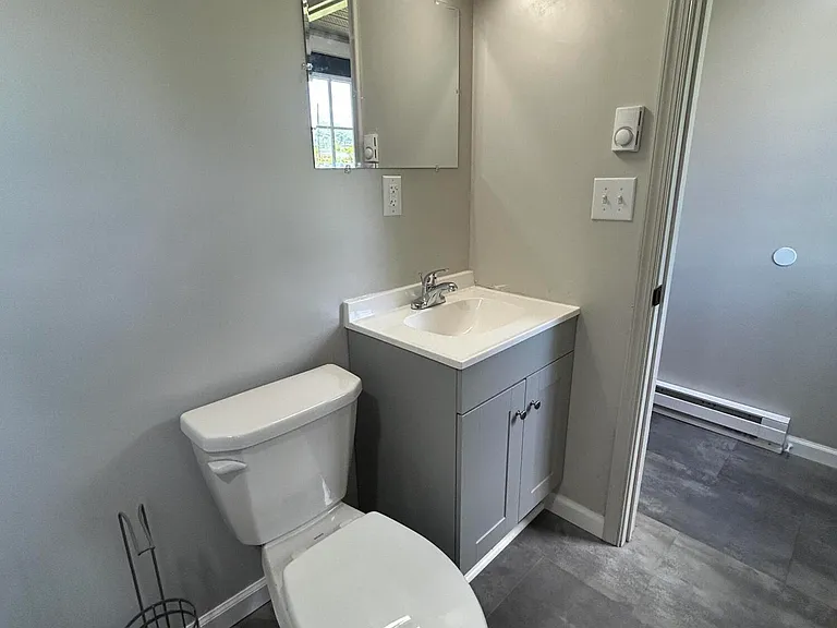 926 Edison Ave — Photo 13