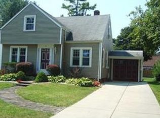 9 Parkdale Dr, Lancaster, NY 14086
