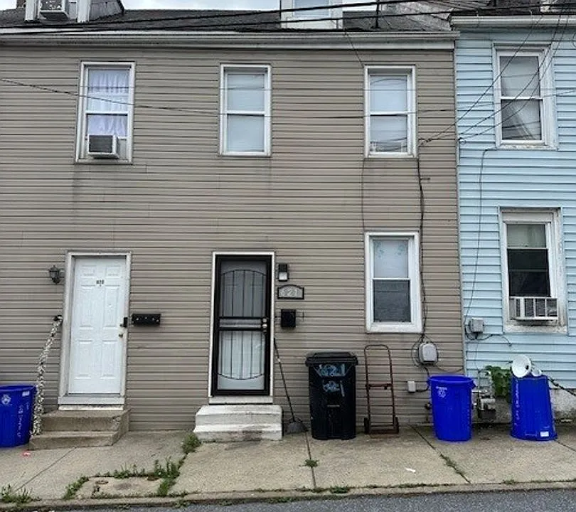 621 Dauphin St