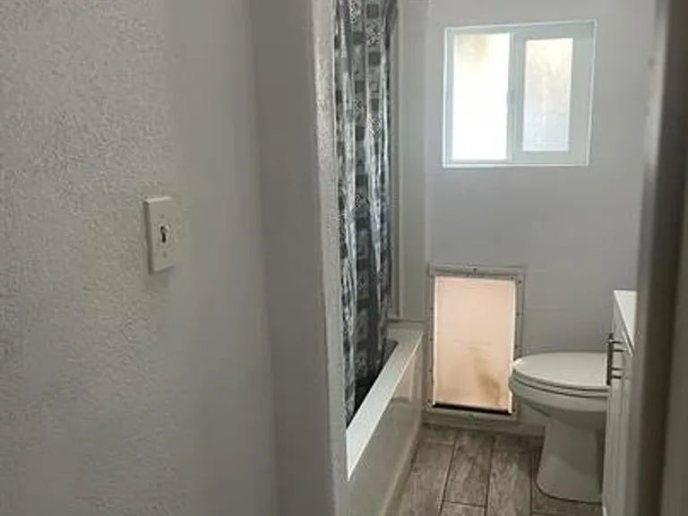 3337 E Flower St — Photo 12