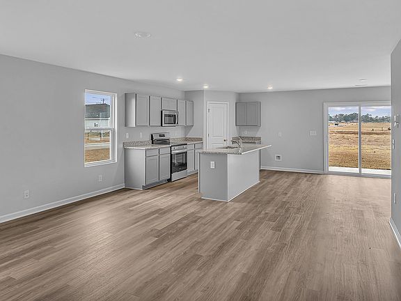 5th image of 541 Sandy Hollow Dr