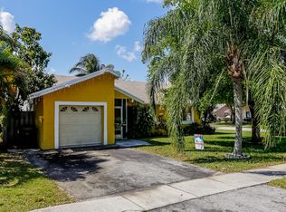 7526 SW 6th St, Pompano Beach, FL 33068