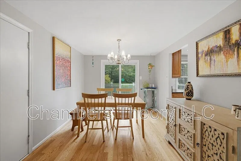 3 bed, 2.0 bath, 1620 sqft, $3,500 — Photo 3