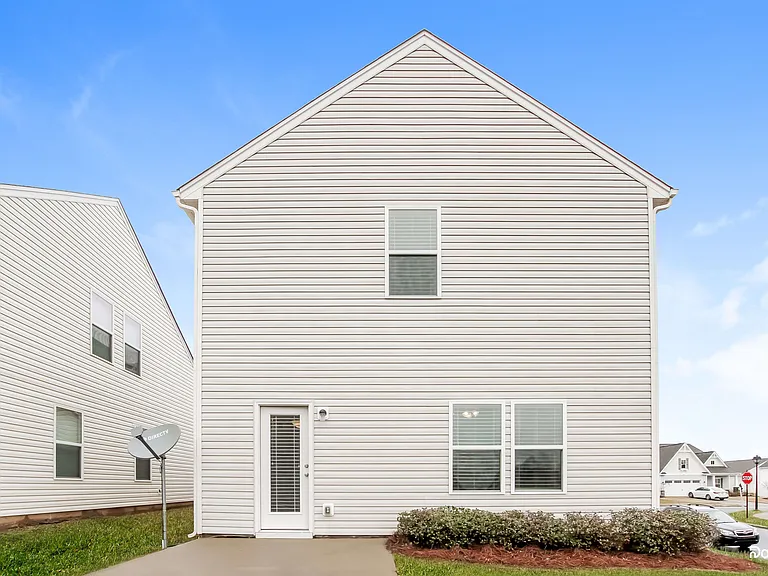 701 Falls Ln — Photo 14